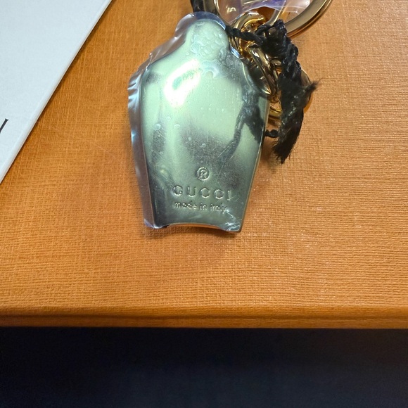 Gucci Pink and Gold Cupcake Key Holder - Picture 7 of 10